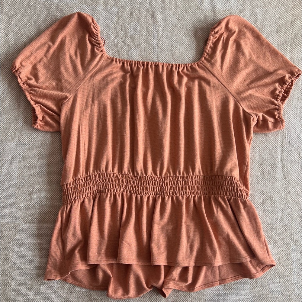 Cute top - Picture 2 of 2